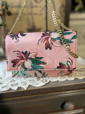 Nine West pink floral vegan leather crossbody handbag